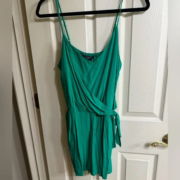 NWT, green romper, size M - Picture 3 of 6